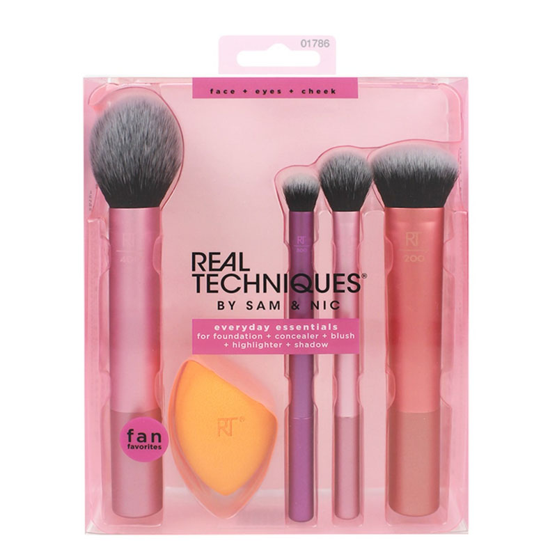 Real-Techniques-Everyday-Essentials-Brushes-Sponge